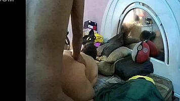 su primera vez pero la chupo rico asi es de puta mi prima