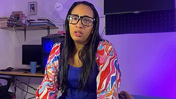 madrasta peituda quer engravidar e seduz o enteado para encher a buceta 😍