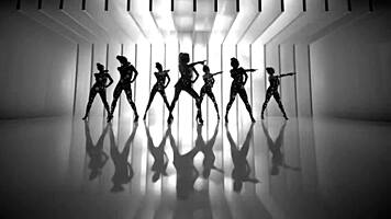 ariana grande lookin’ so cute in focus 😍