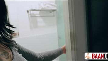 Mi primera chamba y soy follada por una mujer muy buena