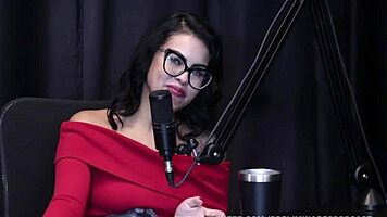 Yo, check out Bruna Ferrari and Bia Hot’s best preliminares podcast moments in sheer red! Parte 1. 😍