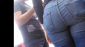 Culona Teen 18+ Shows Big Candid Ass in Tight Jeans