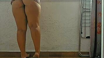 Man, I’m just dying to flash my stuff at this window