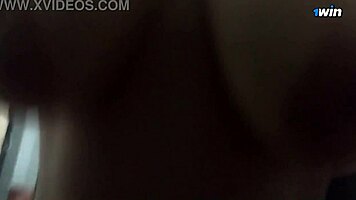 hijastro jovencito aprende a follar con una esposa cachonda e insatisfecha, montando en cowgirl y doggystyle con grupo swingers