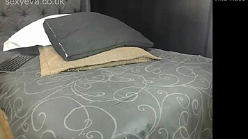 Yo, watch this amateur teen insert a toy on live cam!