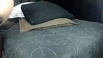 Yo, watch this amateur teen insert a toy on live cam!