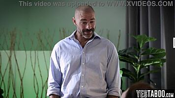 Innocent Teen Threesome With Bestie 😏