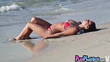 I posed on the beach, showing my natural tits and ass, oh wait, I mean Joelina did