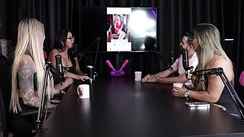 Who did she match with on Tinder? Juli Figueirô and Felipe Larrossa in sheer red