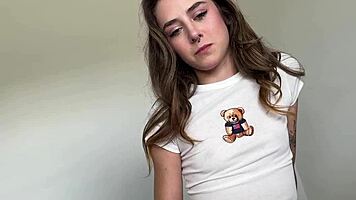 Tiny 18+ Step Sister Daisy Fox Loses Virginity in Household Fantasy with Scott Stark