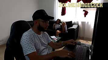 继女你想要我大鸡巴插进你小穴？