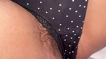 indian girl teasing her hairy pussy solo xxx sex video