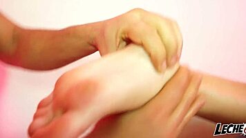 masajeando y follando el tremendo culazo de susy gala