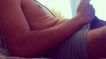 um compilado de duas masturbações com muita porra e um forte orgasmo
