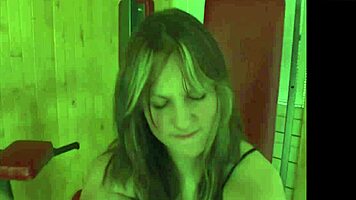 i'm a hot teen masturbatin in the public gym