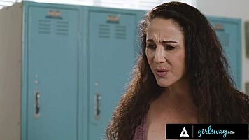 Jewell Marceau brings pussy for Freya Parker's lunch