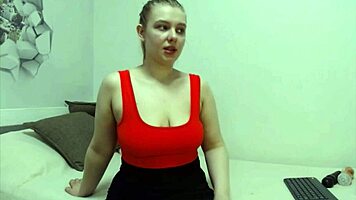 Big ass bbw teases on webcam