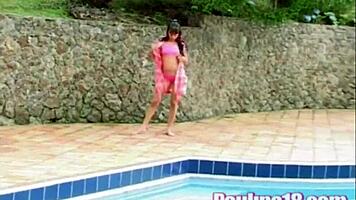 Paulina 18 rubs her great pussy hard at the pool to orgasm