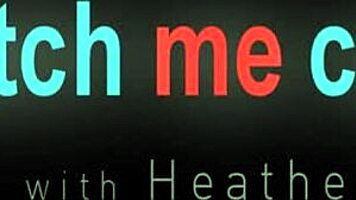 Solo gal puts her sex-toy in work