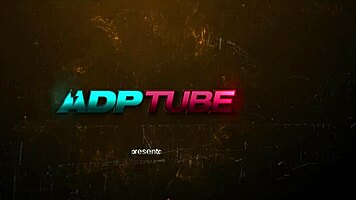 Su mujer trae una rubia con culo de infarto, ¿te unes?