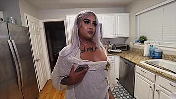 Kally Xo Stars In Prison Break With Gagging Sex!