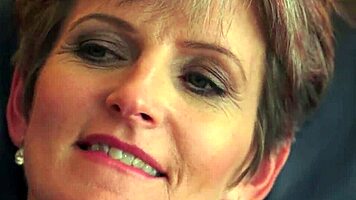 Mature lesbian gets fingerfucked with raw desire by granny