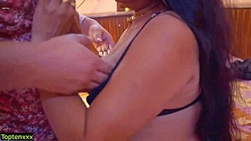 Desi Hot Model in Viral Rough Sex Video