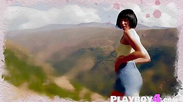 Sophia poses naked, reveals pussy.