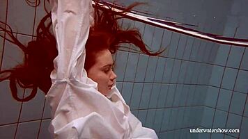 big natural tits babe lola enjoys underwater swimming in the pool