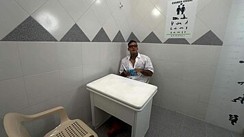 Young Doctor Drills Colombian Milf Patient Karen Sleent, Holy Hell!