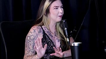 Do you want to see Alice Vasconcelos having sex with Raphaela Savanah?