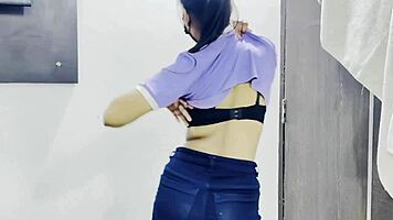 Indian Model Teen 18+ Plays Solo in Amazing Performance