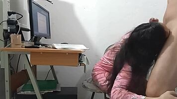 Padrastro Interrumpe Mi Trabajo Para Derramar Semen En Pijama!