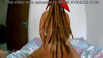 Era Só Pra Dividir A Cama Nas Férias Mas A Vontade Foi Maior E Acabei Comendo A Bucetinha Dela!