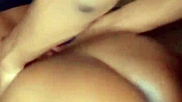 Mi timida hermanastra es virgen y me pide que la folle por primera vez y me le corra en su culo