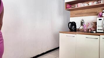 Long bath, quick betrayal, she took the husband's friend in moaning sex.