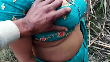 Hard Fucking Married Girlfriend In Sugarcane Field!