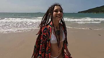 Orgia Gostosa Na Praia Deserta Com Meninas Safadas!