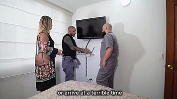 Technicians tame Colombian bitch 😈