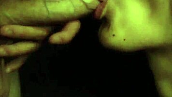 closeup mamada a una vergota hasta sacarle la leche con mi lengua