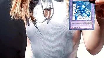 Bonneyuwu Shows Off Her Sexy Body In Cosplay!