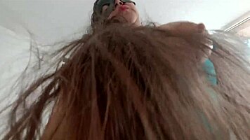 Venezuelan wife screws husband’s boss for cash in Mexico