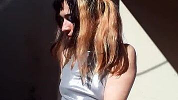 Bonneyuwu Shows Off Her Sexy Body In Cosplay!