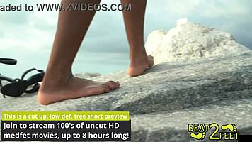 giggles feet get sandy at the beach on beat2feet - reup
