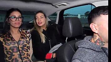 Uber Con Suerte Se Coje A Tres Minas Por El Culo El Viaje De Alguna Forma Se Cobra