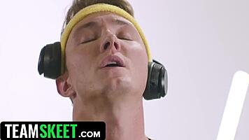 Scarlet Spunk moans, Stretch my wet pussy wide at the gym!