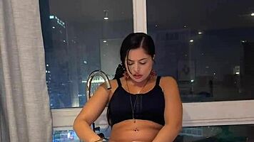 cute huge puffy beautiful tanned big pussy lips young 18+ cunt show rebolado gostosona na banheira e gozada na cama chamando pra macetar firme