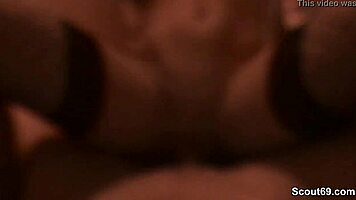 The hot whore in the hamburger puff does not use rubber