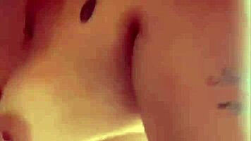 i just met this guy and flashed tits in his apartment 😏