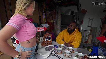 Intense Blowjob And Deepthroat With Athletic Bodybuilder For Cumshot Facial